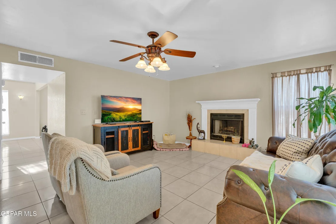 Photo of 1107 SUN RIDGE Drive