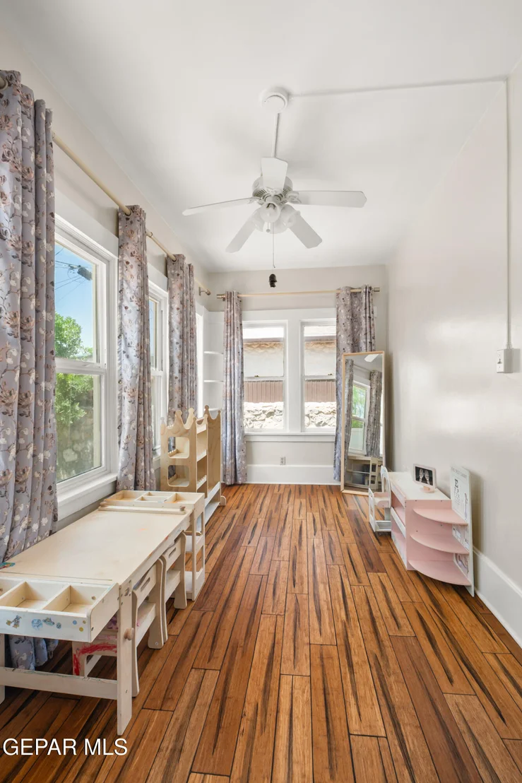 Photo of 1013 PARK Road