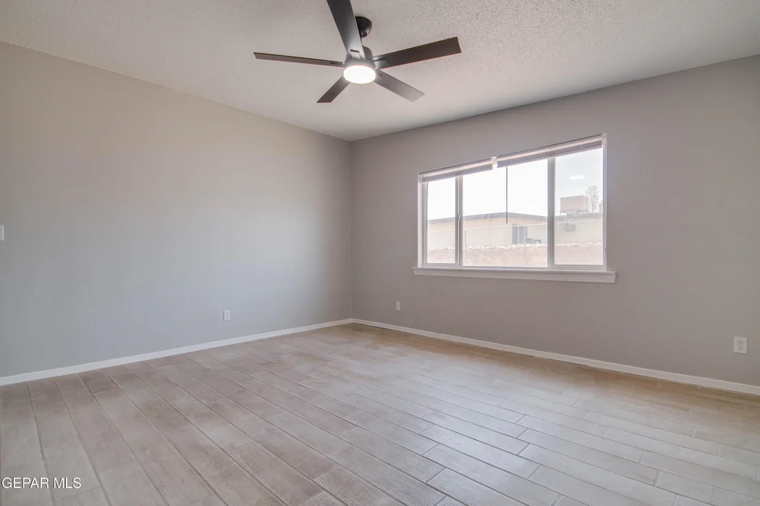 Photo of 6012 SINCLAIR Street