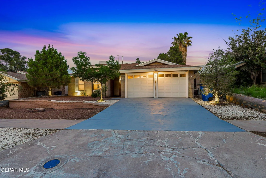 Photo of 680 ABINGTON Drive