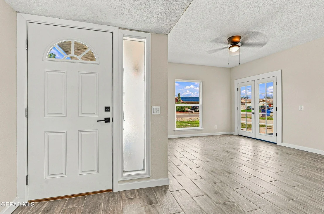 Photo of 8208 PARKLAND Drive