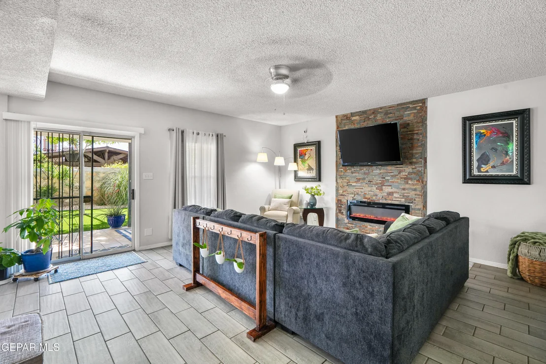 Photo of 2905 CAMARENA Place