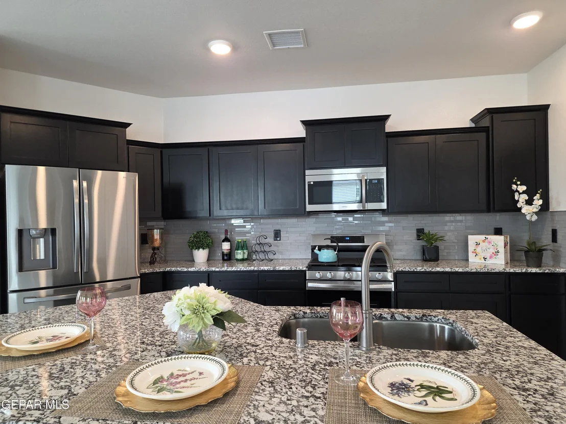 Photo of 6024 HIDDEN ROW Avenue