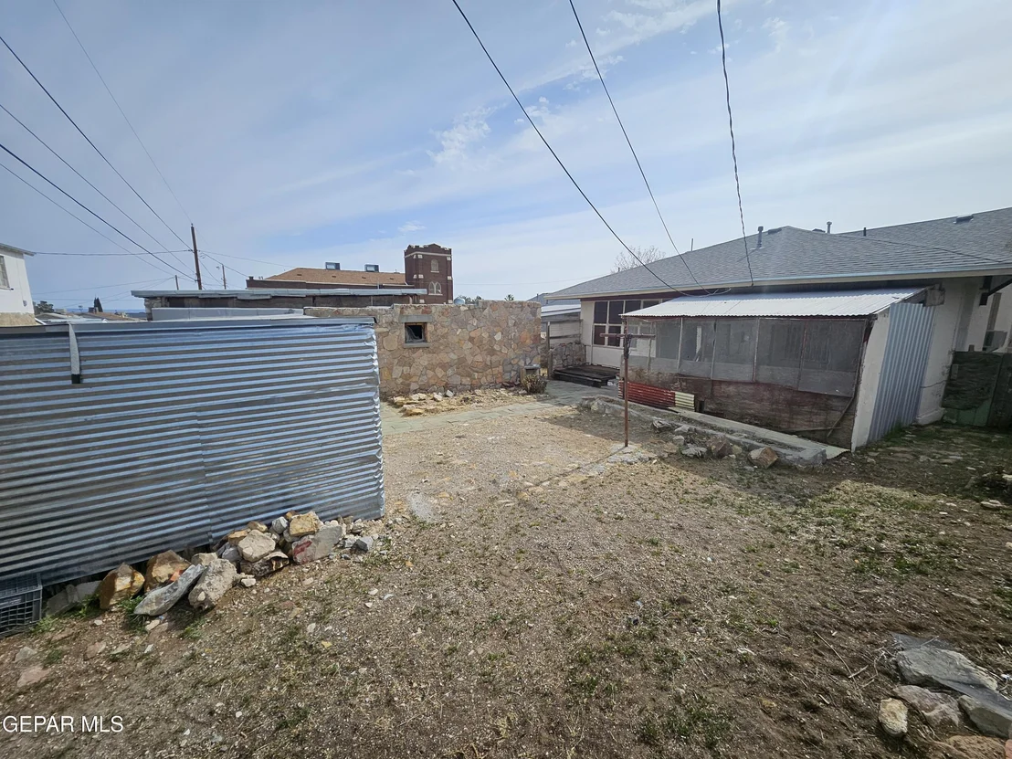 Photo of 3425 MOREHEAD Avenue