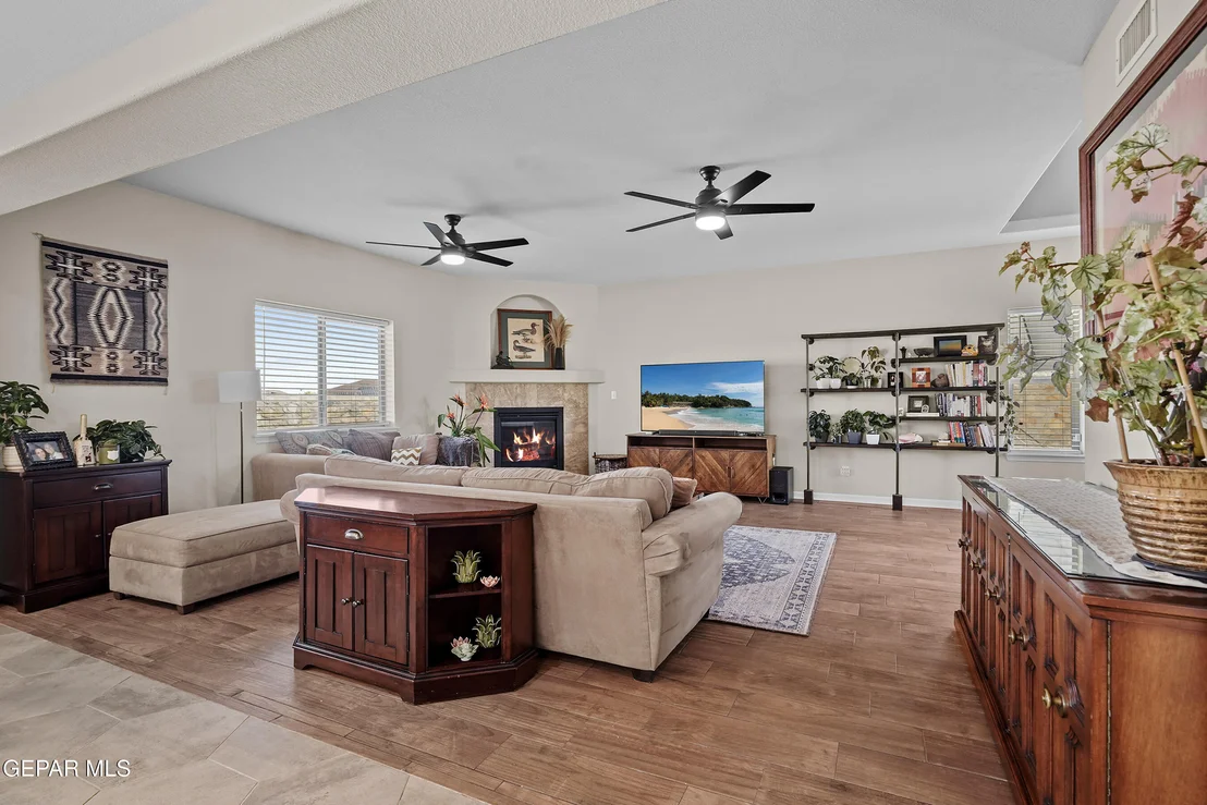 Photo of 14425 APPLE POINT Court