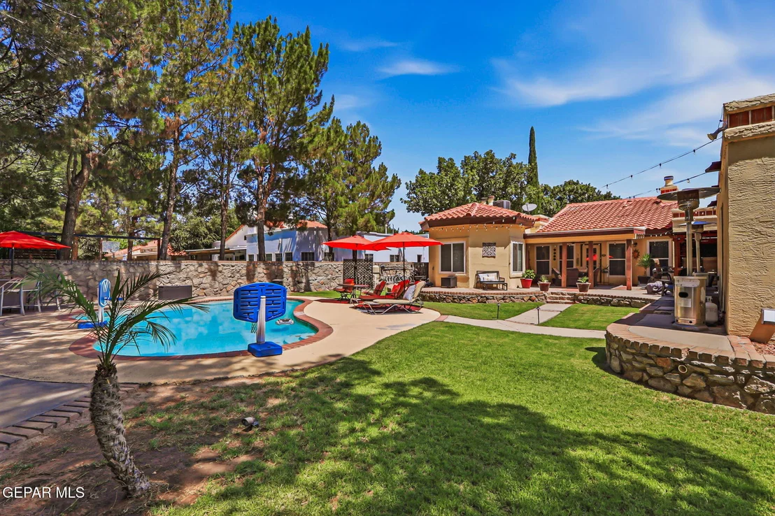 Photo of 716 Willow Glen Drive
