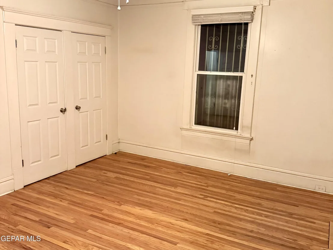 Photo of 521 RANDOLPH Drive
