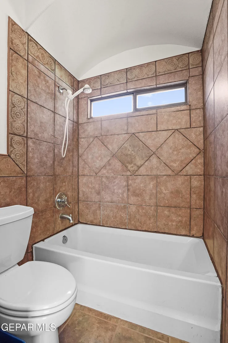 Photo of 300 RUFFIAN Way