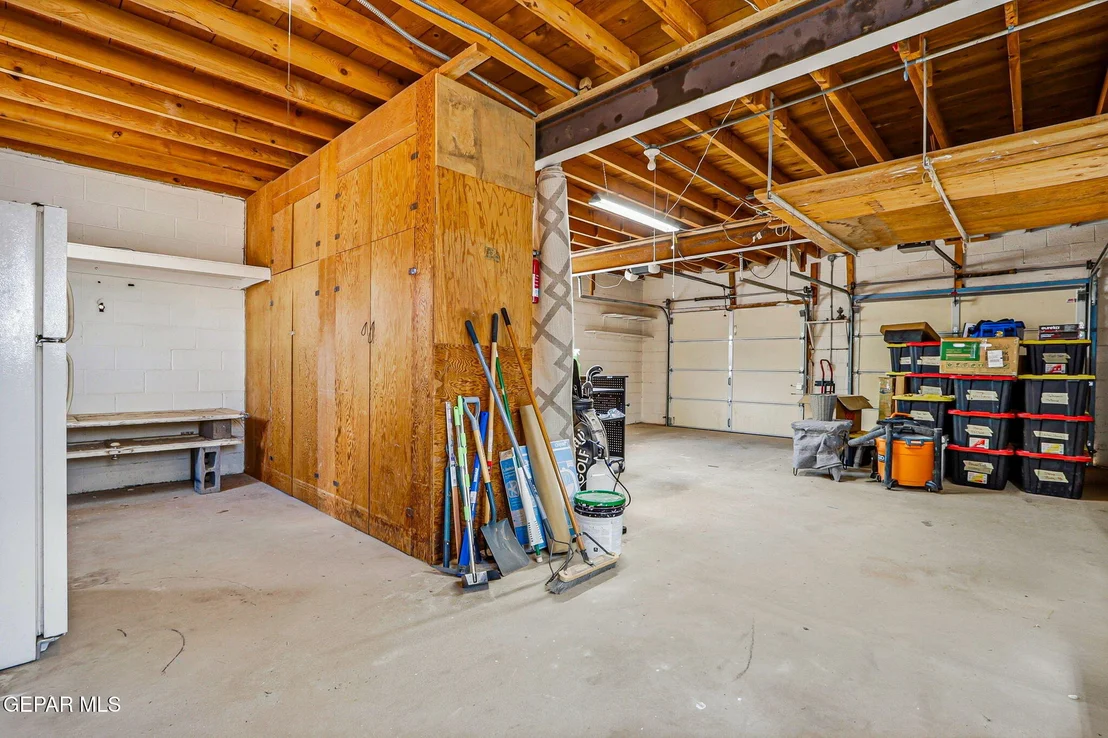 Photo of 2037 CRESCENT Circle