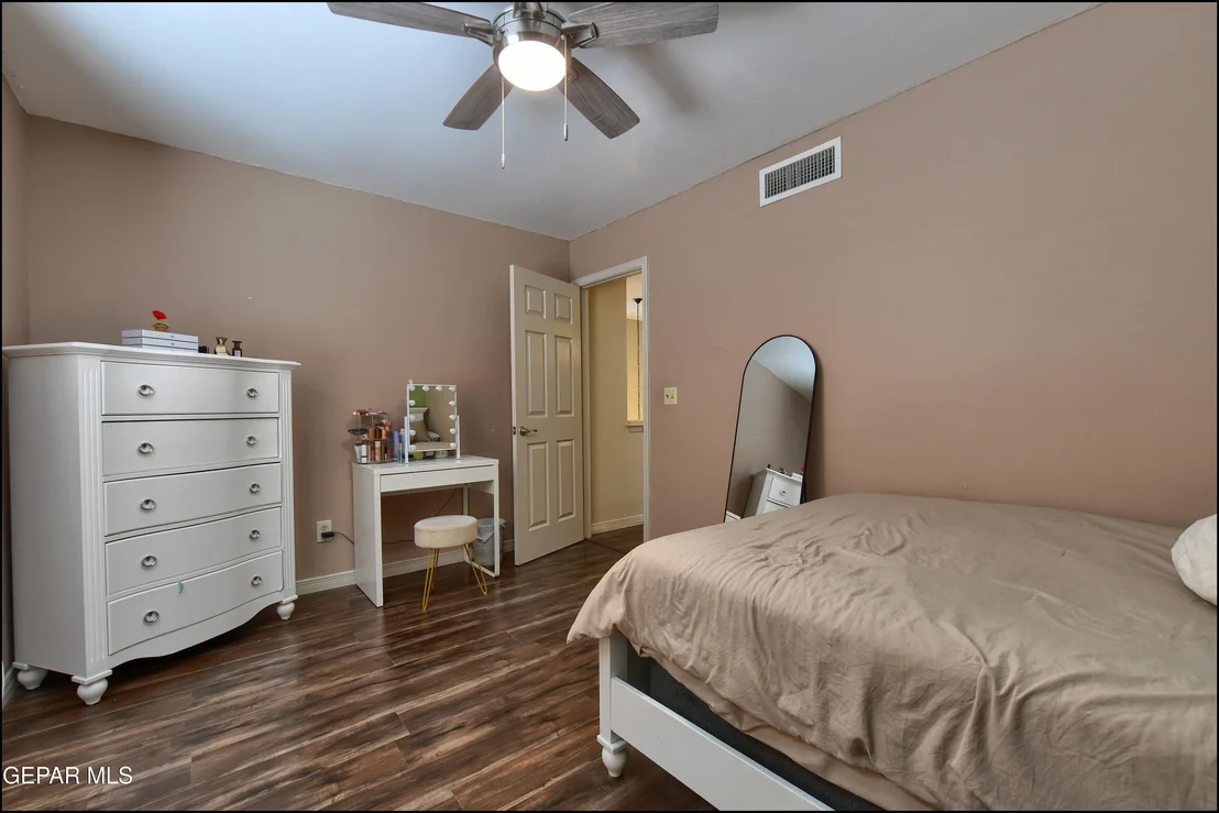 Photo of 7653 DIANJOU Drive