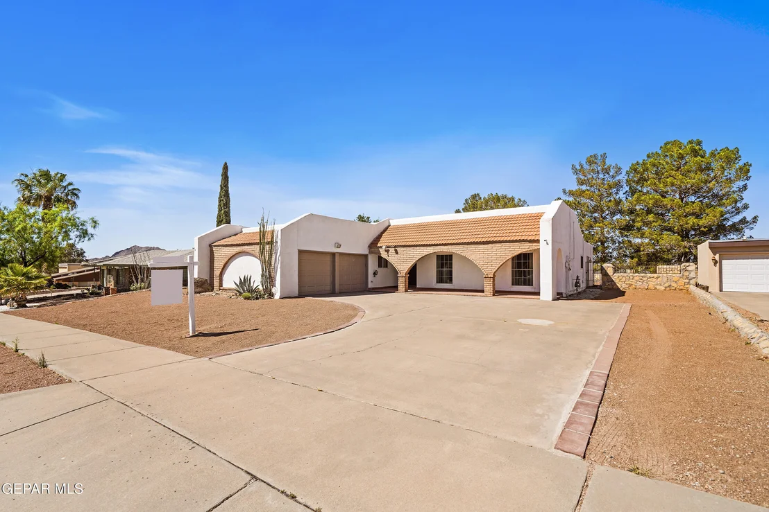 Photo of 805 MARIMBA Drive