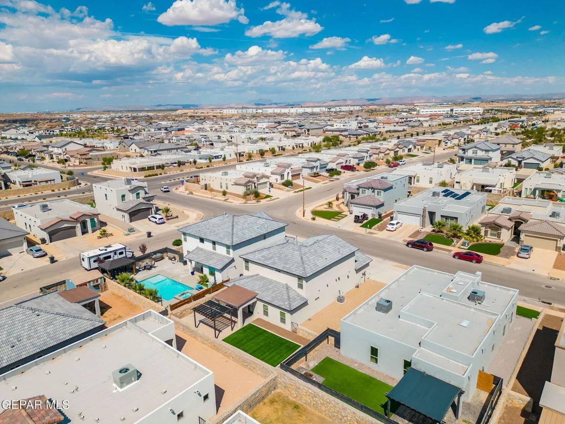 Photo of 913 Airship Place