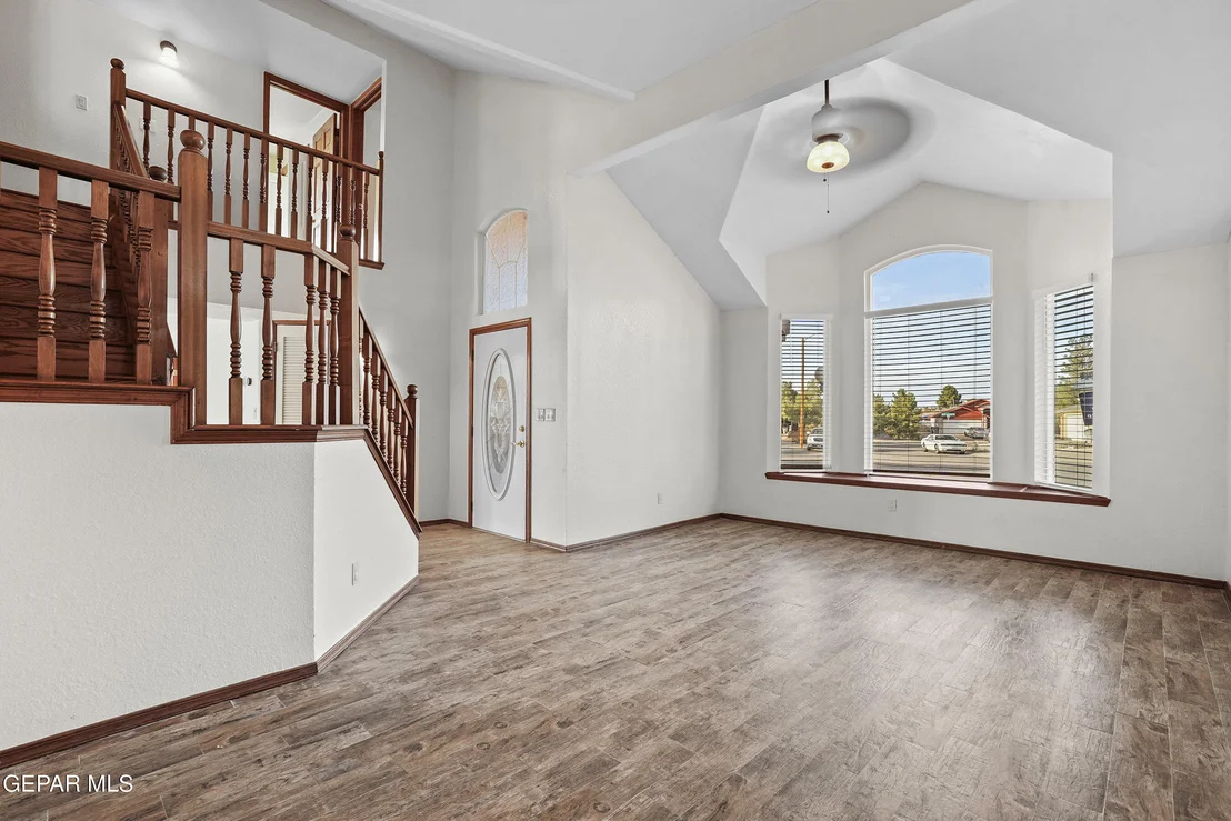 Photo of 3085 KINGS CROWN Place
