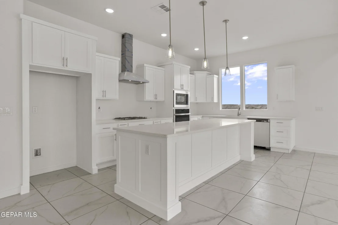 Photo of 2320 Enchanted Hawk