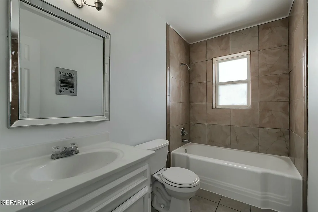 Photo of 2808 HAWICK Road