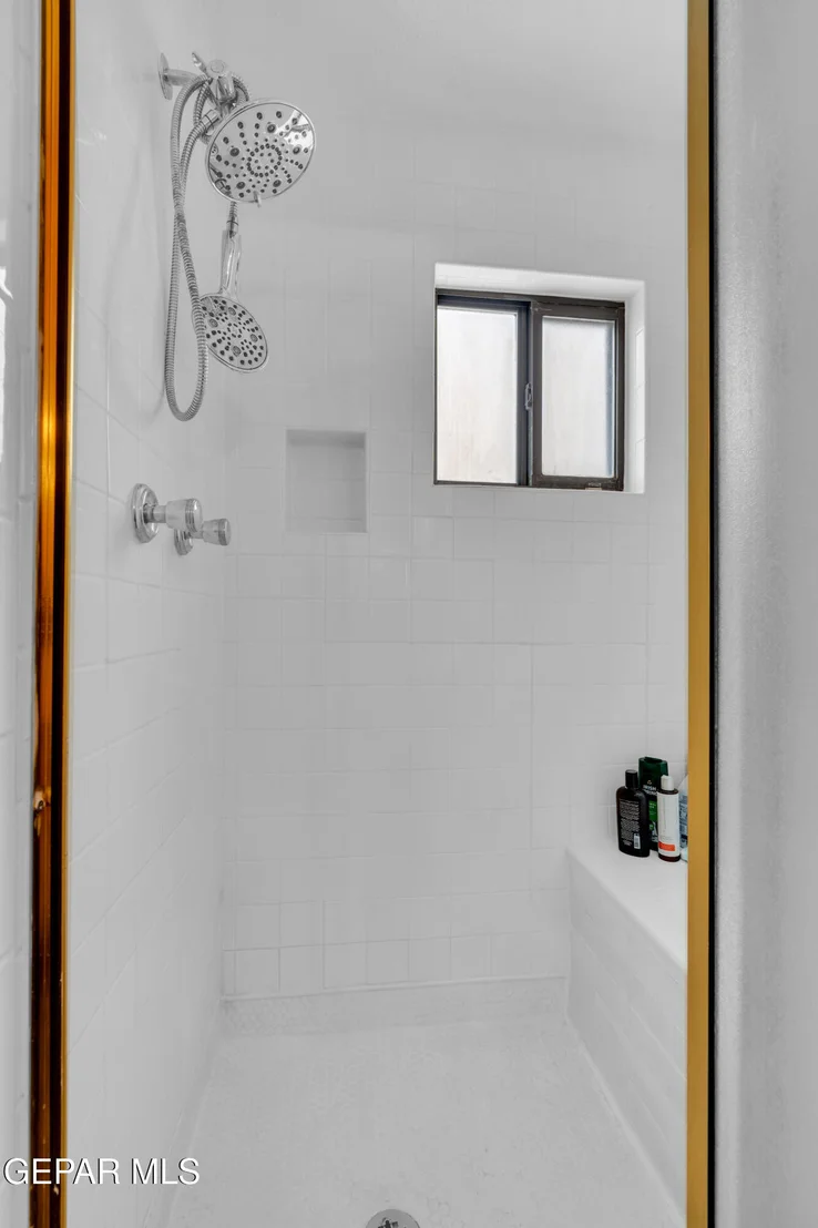 Photo of 425 VALPLANO Drive