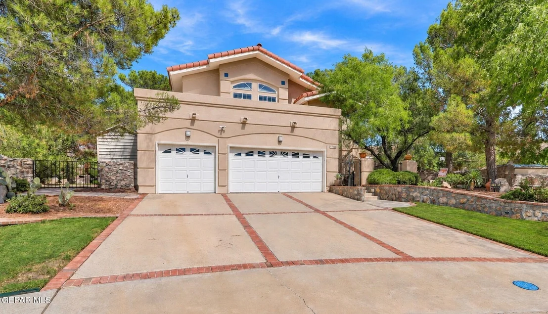 Photo of 1158 PINE RIDGE Way