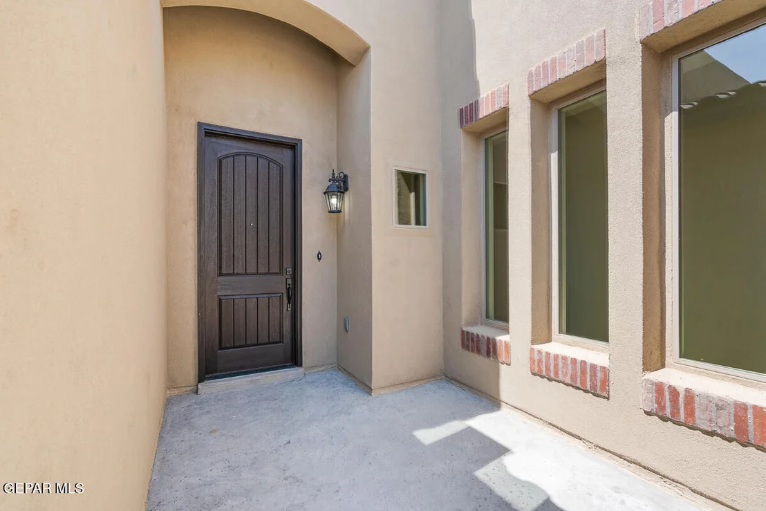 Photo of 905 Bilton Place