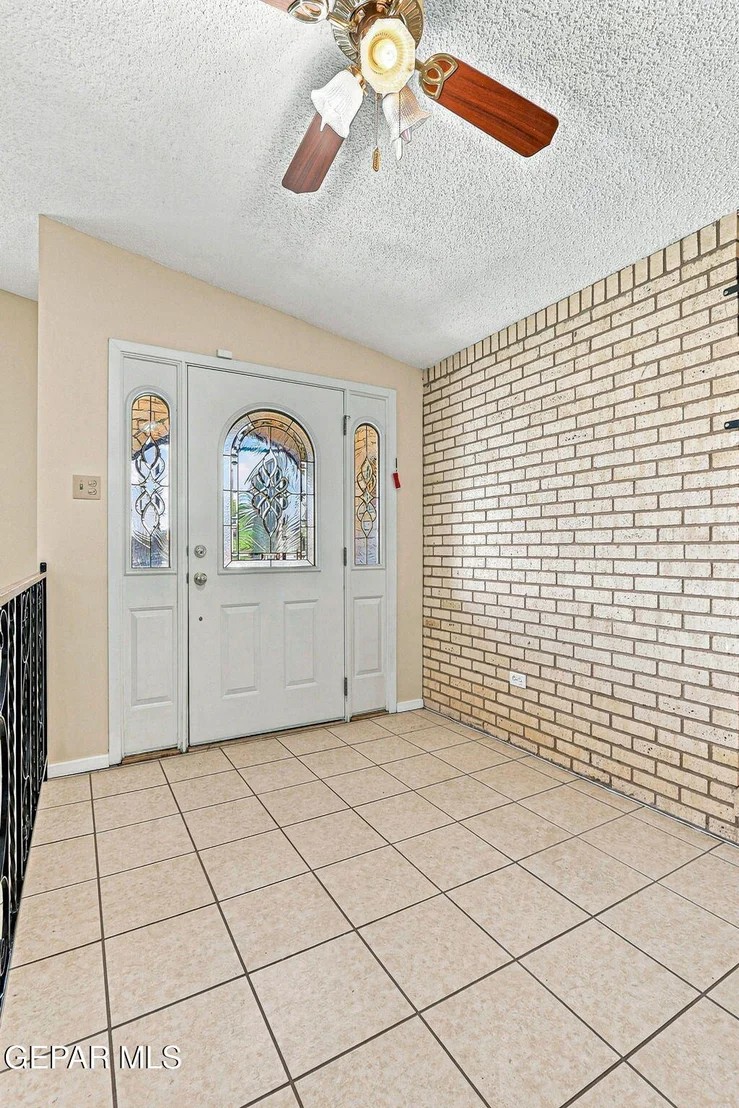 Photo of 5732 DEVON Avenue