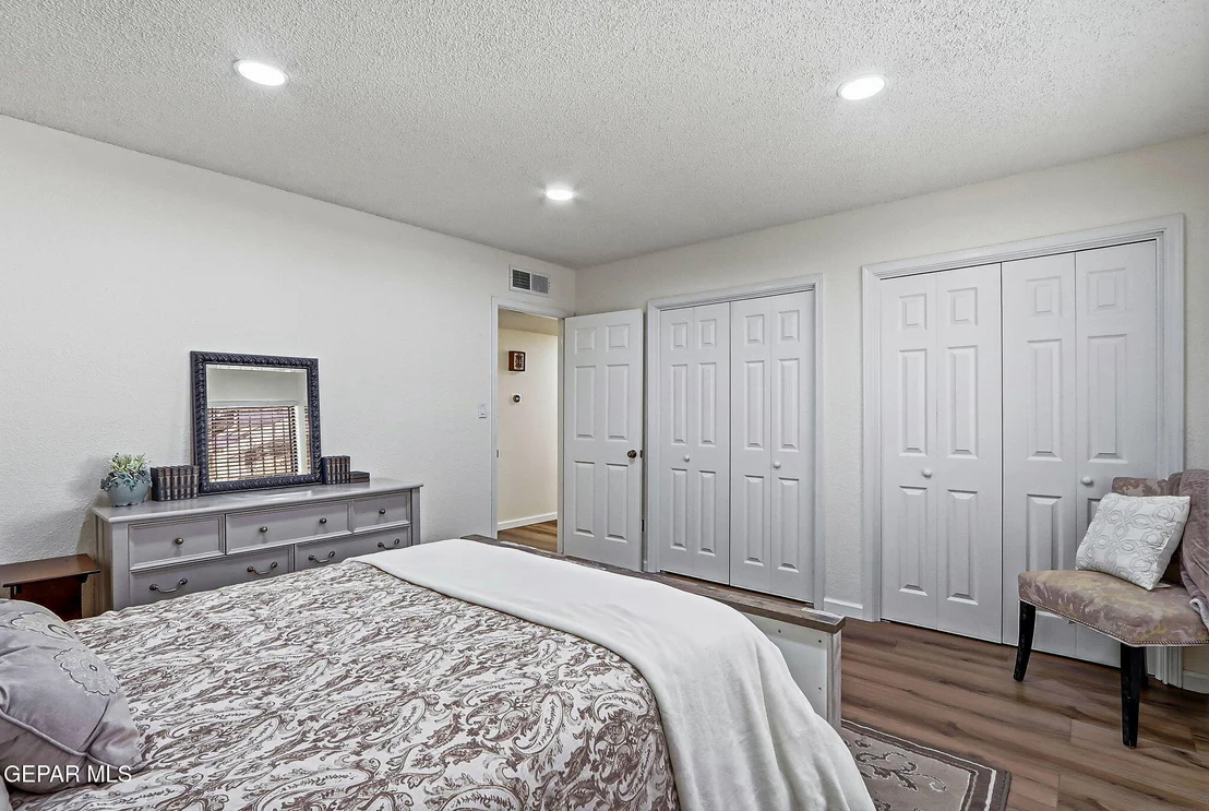 Photo of 5205 VALLEY SPRING Way