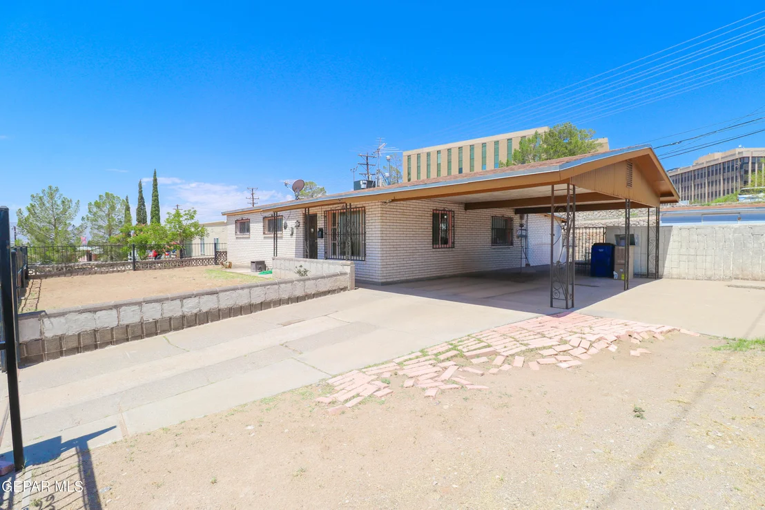 Photo of 945 N CLARK Drive