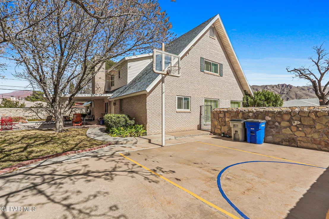 Photo of 301 NORTHWIND Drive