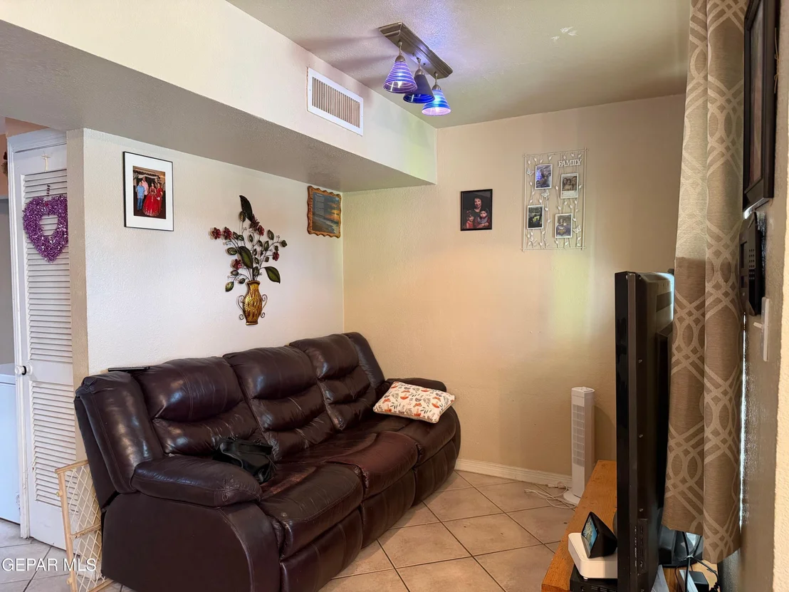 Photo of 1104 CHEYENNE Trail