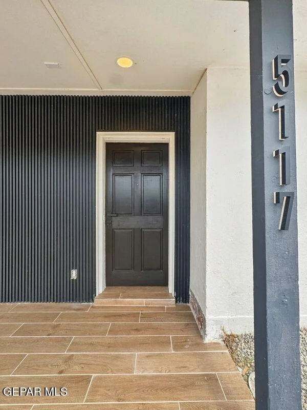 Photo of 5117 PEACOCK Lane