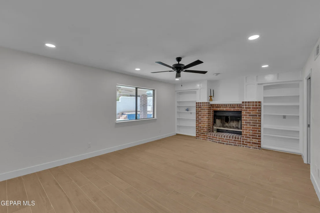 Photo of 1305 JAMES KELLEY Drive