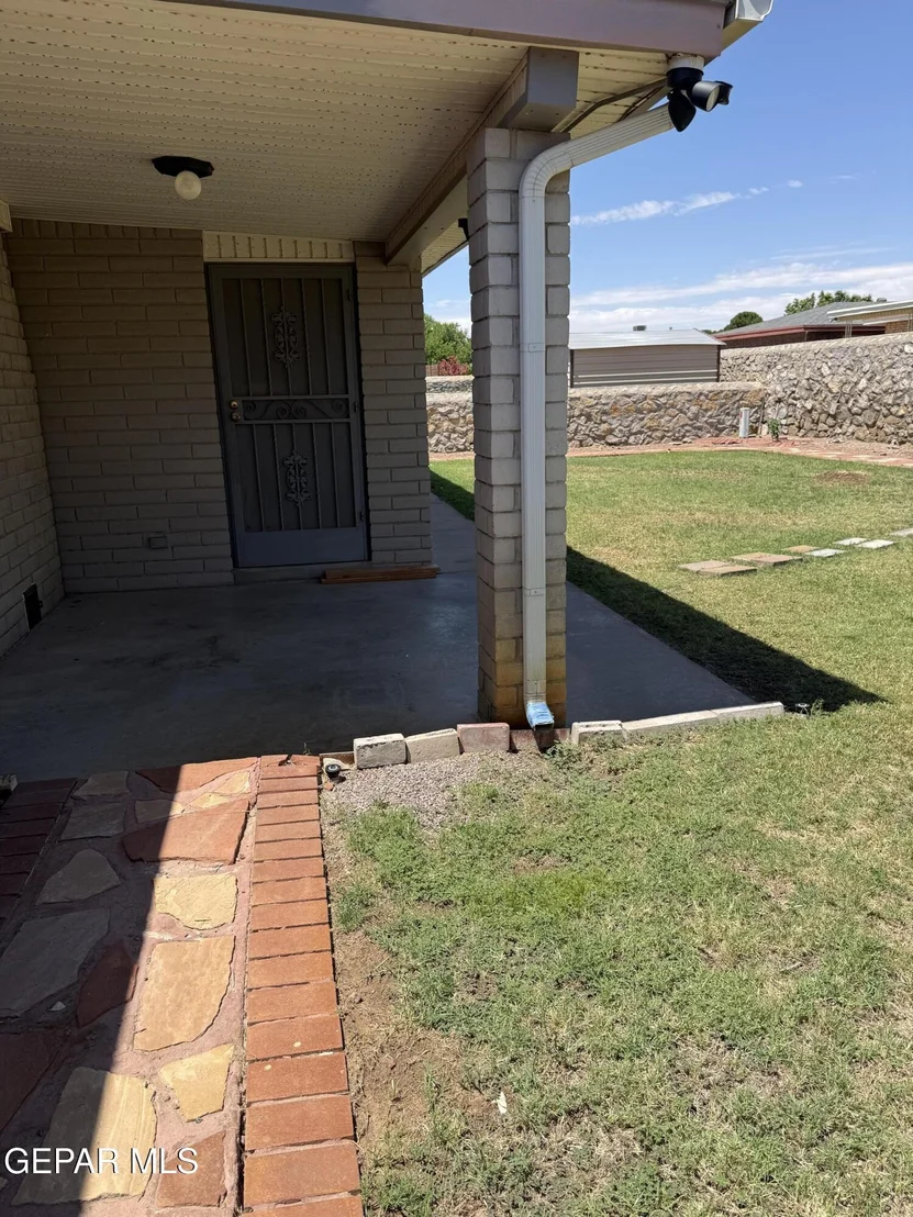 Photo of 3149 EDGEROCK Drive