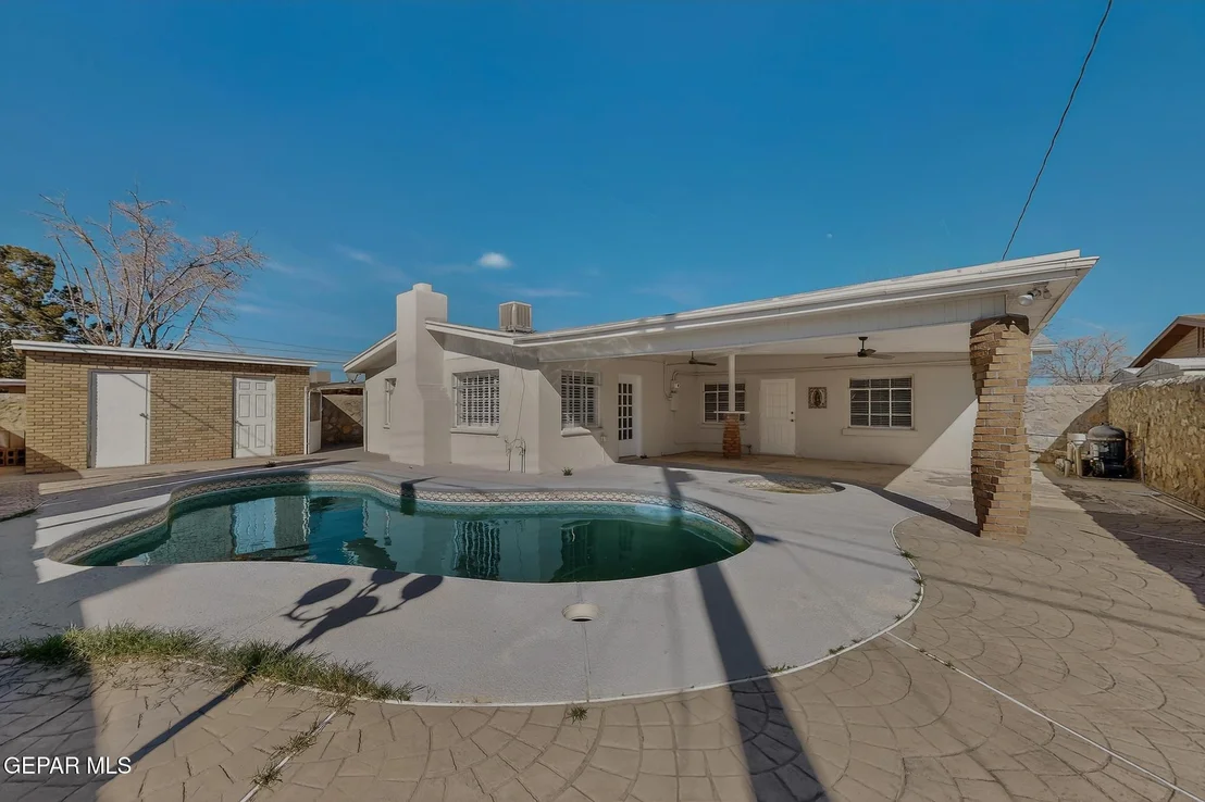Photo of 1515 DENNIS Circle