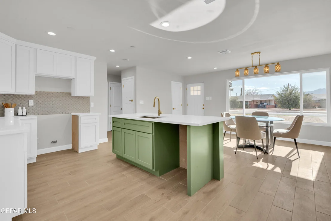Photo of 9524 RALEIGH Drive