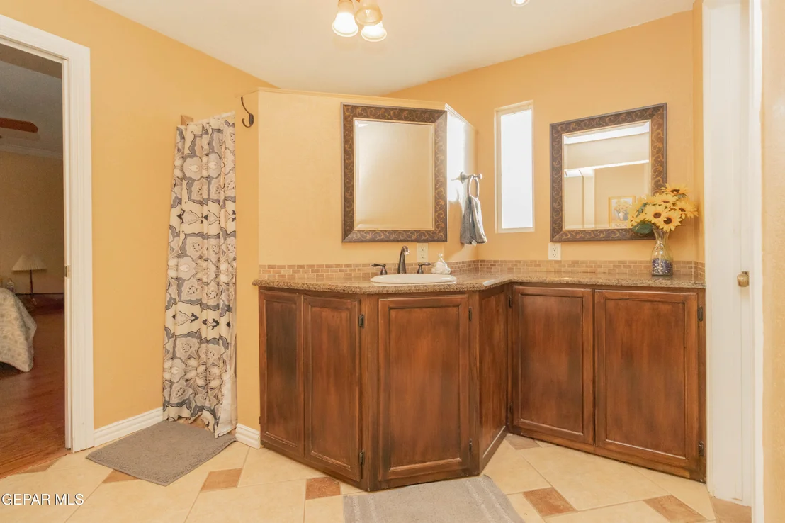 Photo of 717 FRONTERA Road