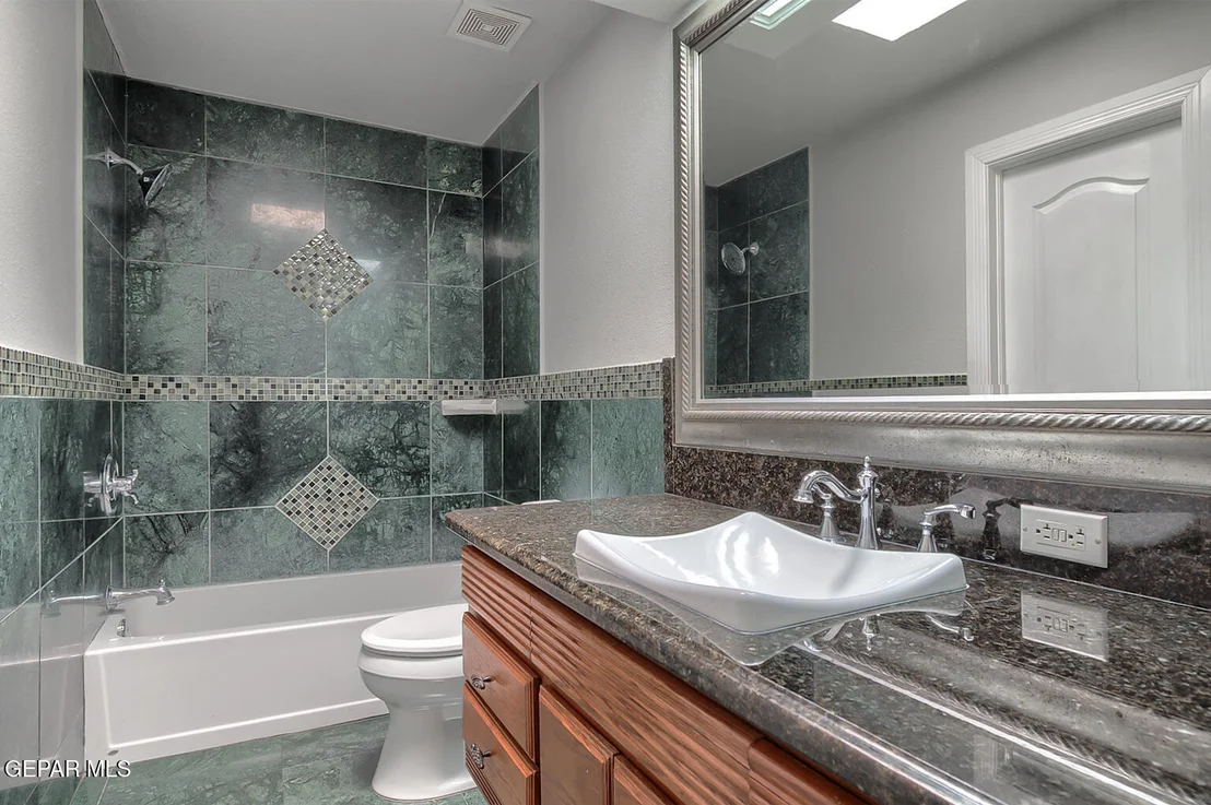 Photo of 5814 BEAUMONT Place