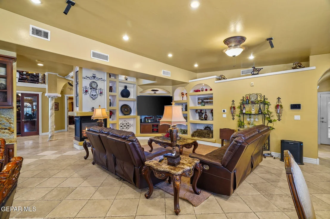 Photo of 605 MEADOW WILLOW Drive