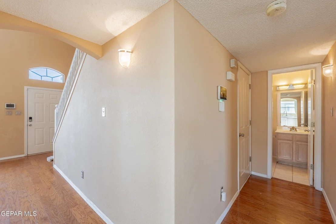 Photo of 6233 Kings Bridge Drive