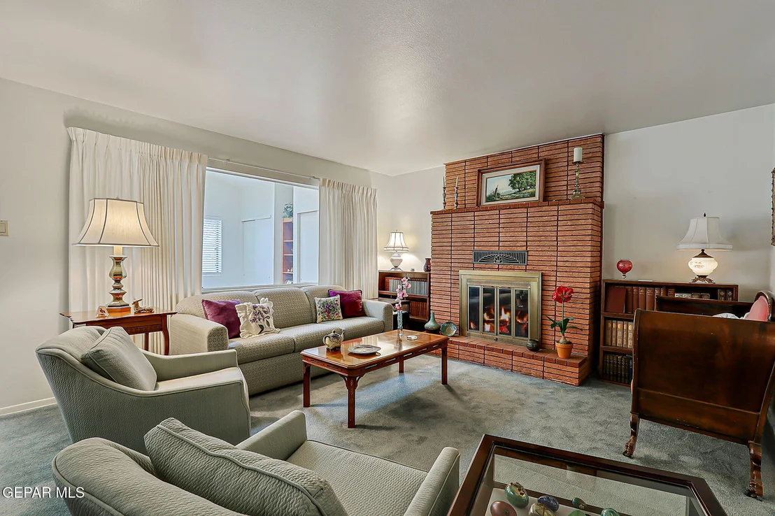 Photo of 313 GRANADA Avenue