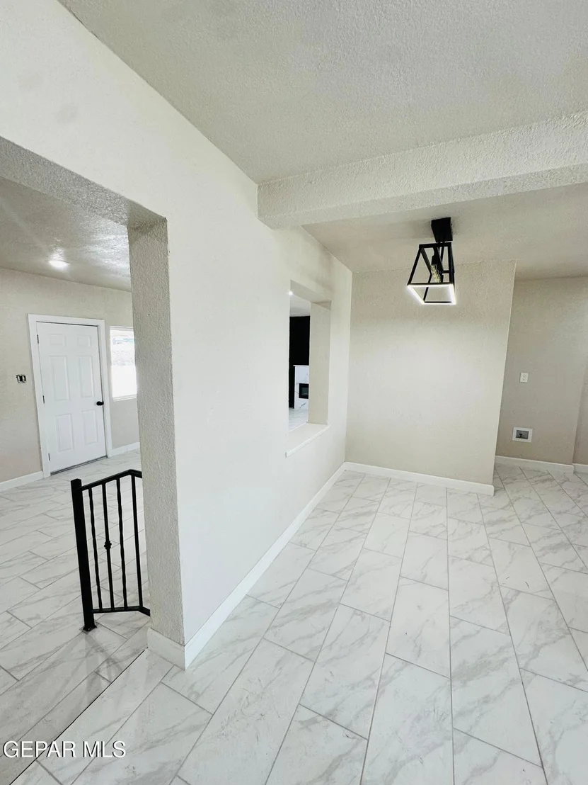 Photo of 5018 Flower Drive