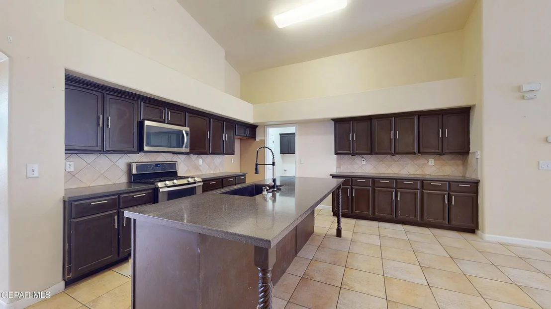 Photo of 820 La Florida Drive