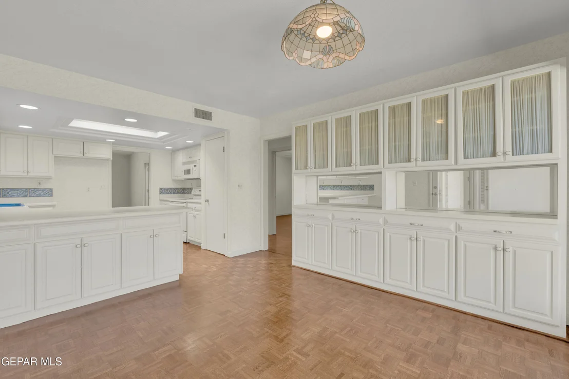 Photo of 913 THUNDERBIRD Drive