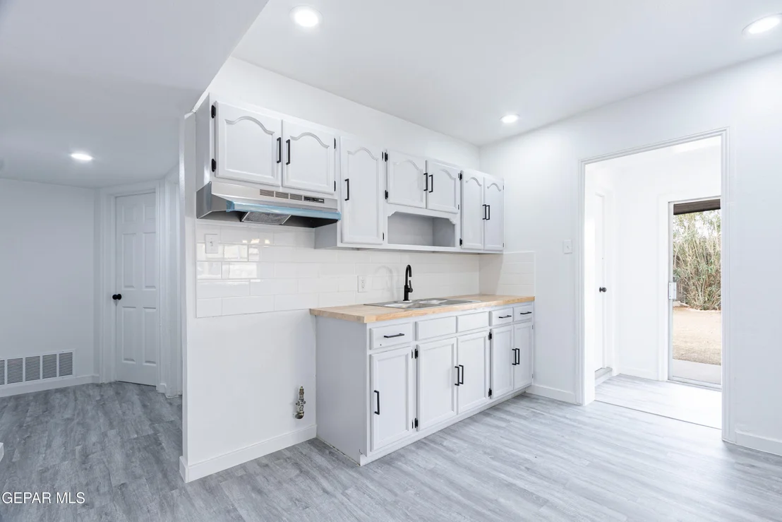 Photo of 460 CHESAK Circle