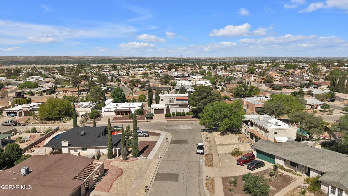Photo of 425 VALPLANO Drive