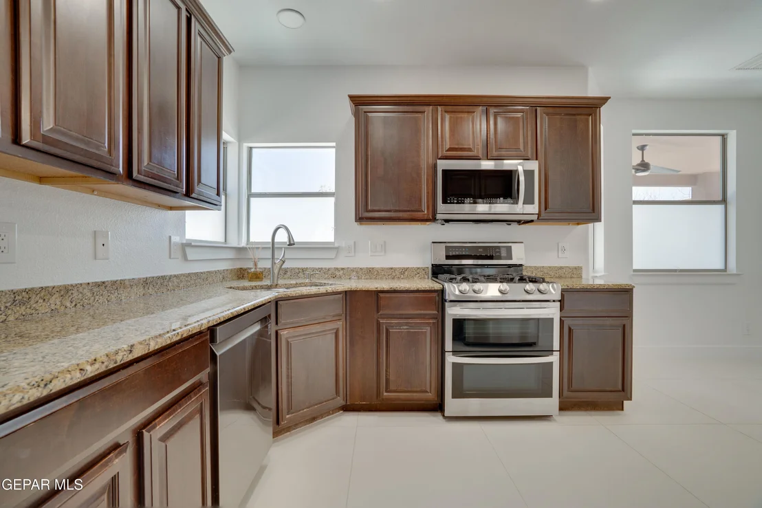 Photo of 3132 Lookout Point Drive