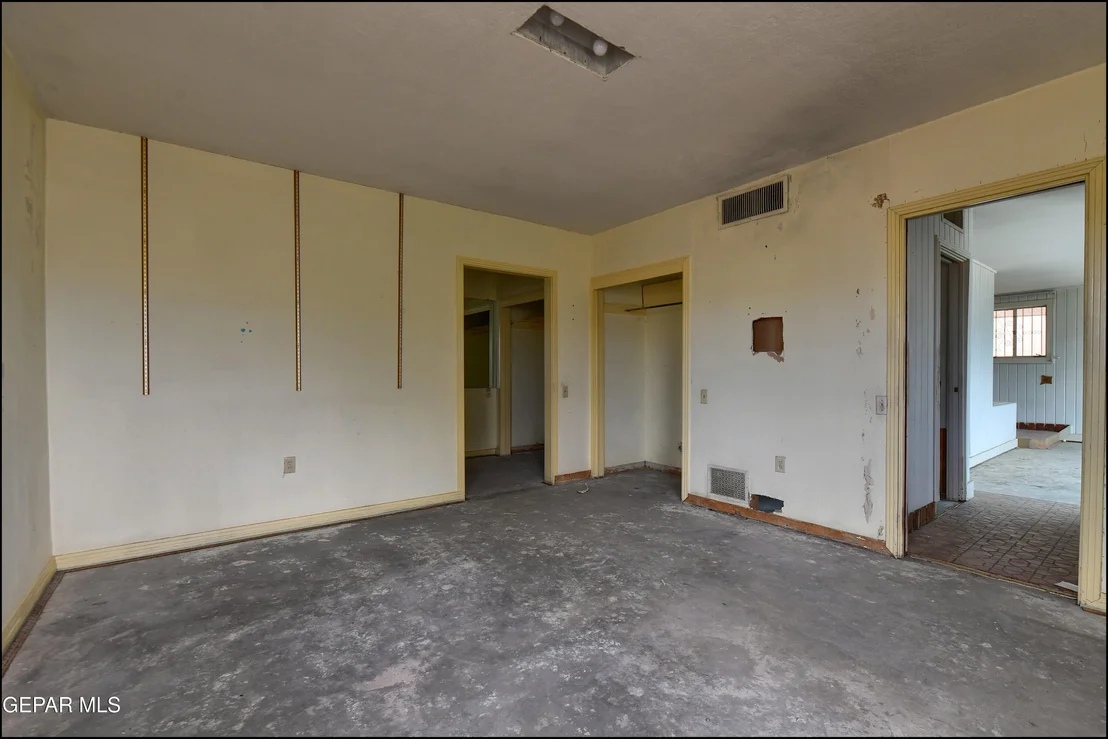Photo of 2420 HAWLEY Circle