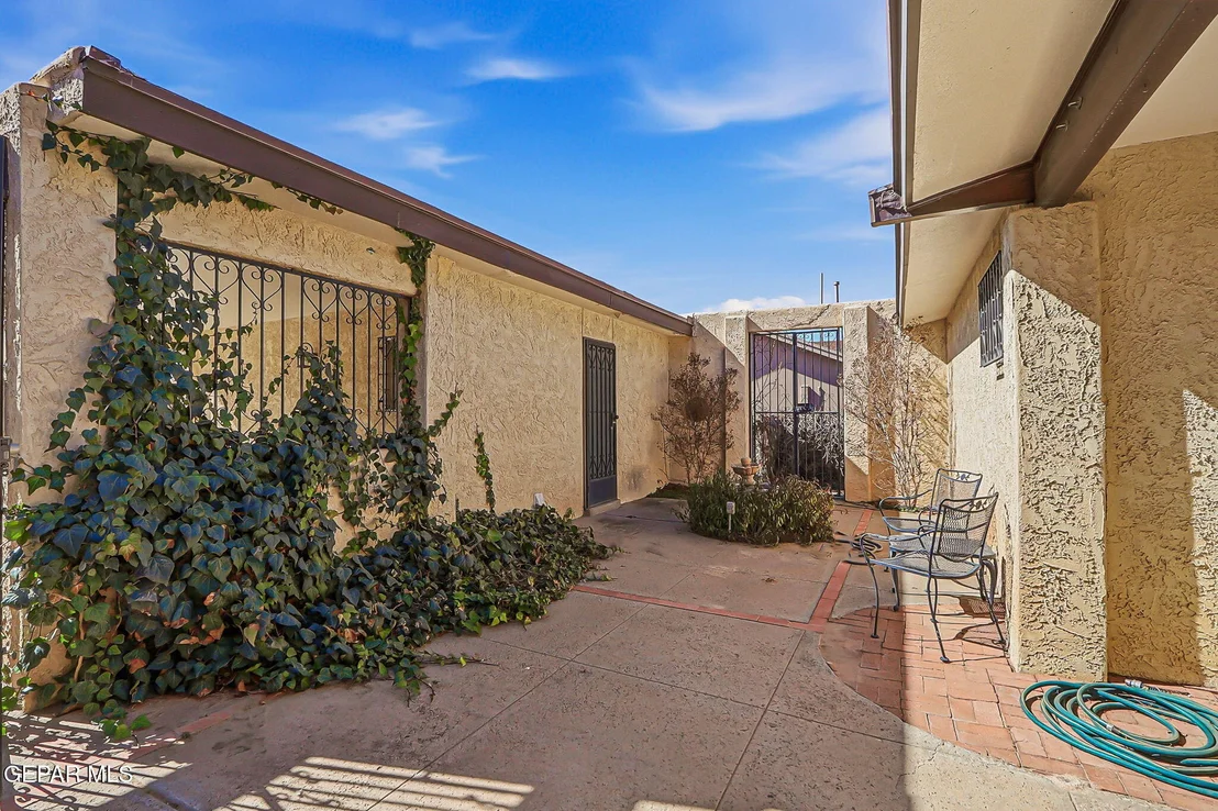 Photo of 6933 POLVADERA Drive