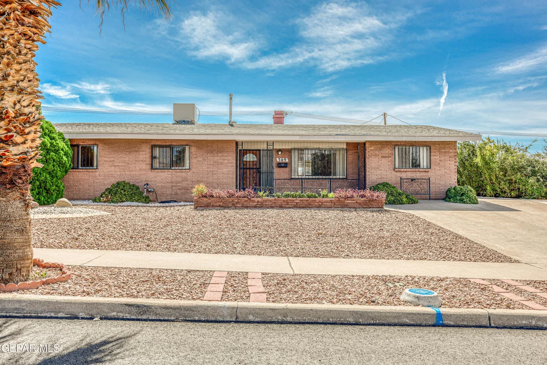 Photo of 309 DE LEON Drive