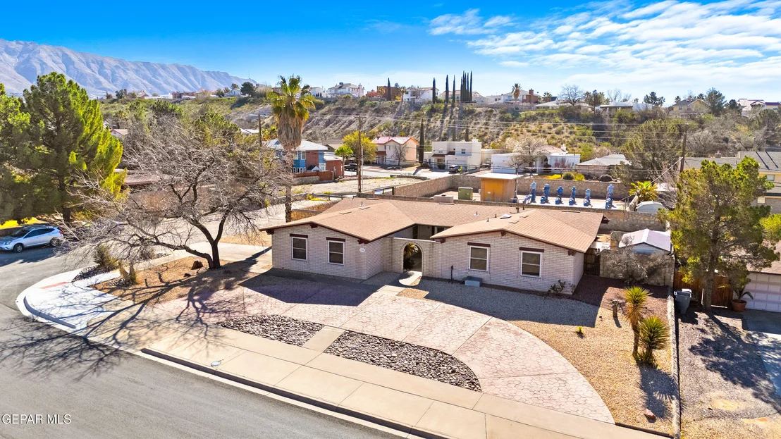 Photo of 700 DE LEON Drive