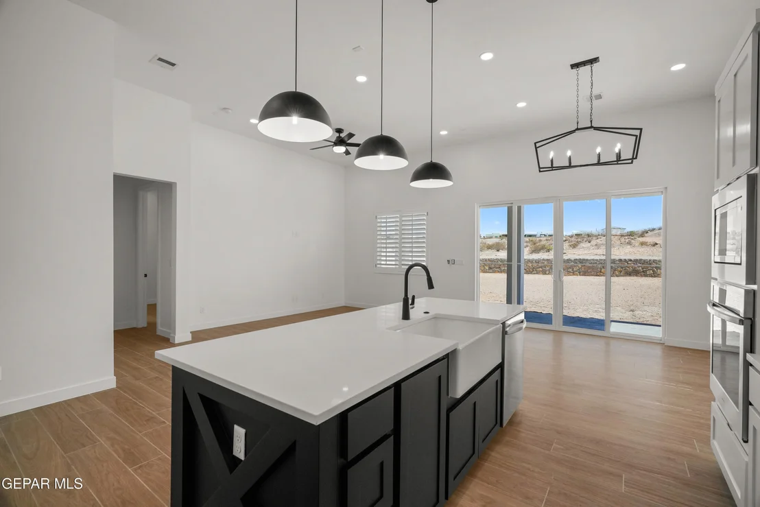 Photo of 15052 Laura Lane