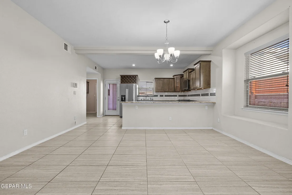Photo of 2009 WILLIAM CAPLES Street