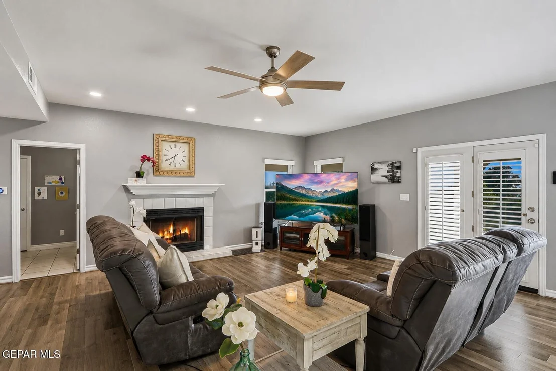 Photo of 871 VIA ALEGRE Lane